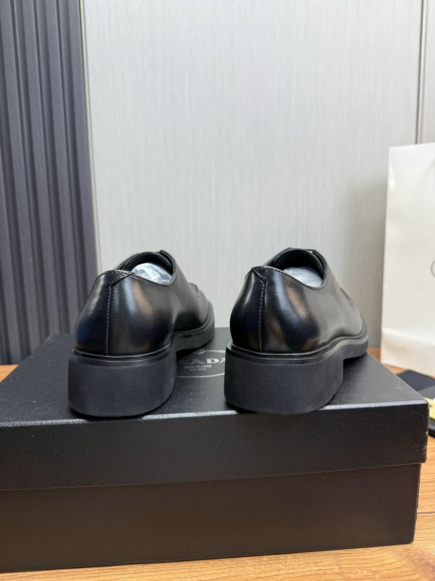 Men's shoes 💰840💰 [PRADA] New models synchronized with the official website, high-quality shipments ✔️Hot-sellers🔥 Original cowhide. Open edge beaded cowhide + cowhide lining, 1🆚1 replica, original lightweight foam outsole, 38-45 (men's 38.45 custom-made, non-refundable)